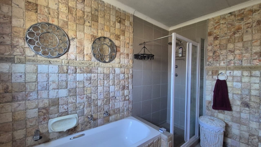 3 Bedroom Property for Sale in Country Club Western Cape